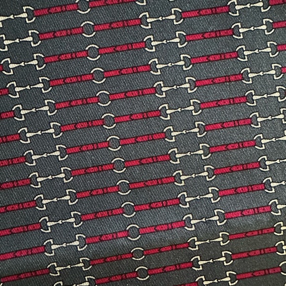 Vintage 100% silk & wool Pierre Balmain scarf - Picture 4 of 12